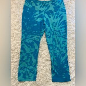 Nike Dri Fit Womens Tie Dye Capri Pull On Activewear Leggings Size M Blue